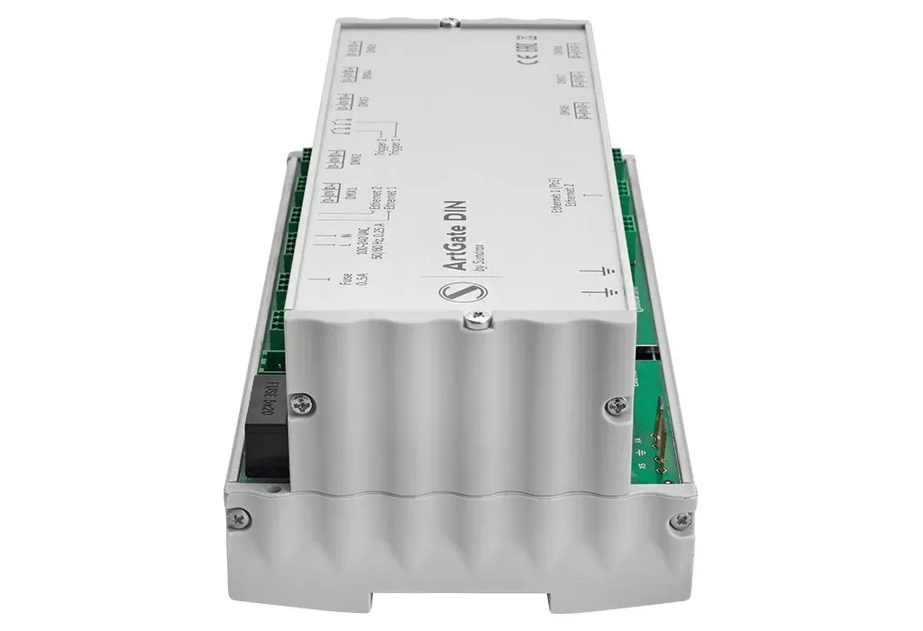 Art-Net/sACN to DMX converter with up to eight optically isolated DMX ports with built-in 2-ports ethernet switch for DIN rail installation Sundrax Entertainment