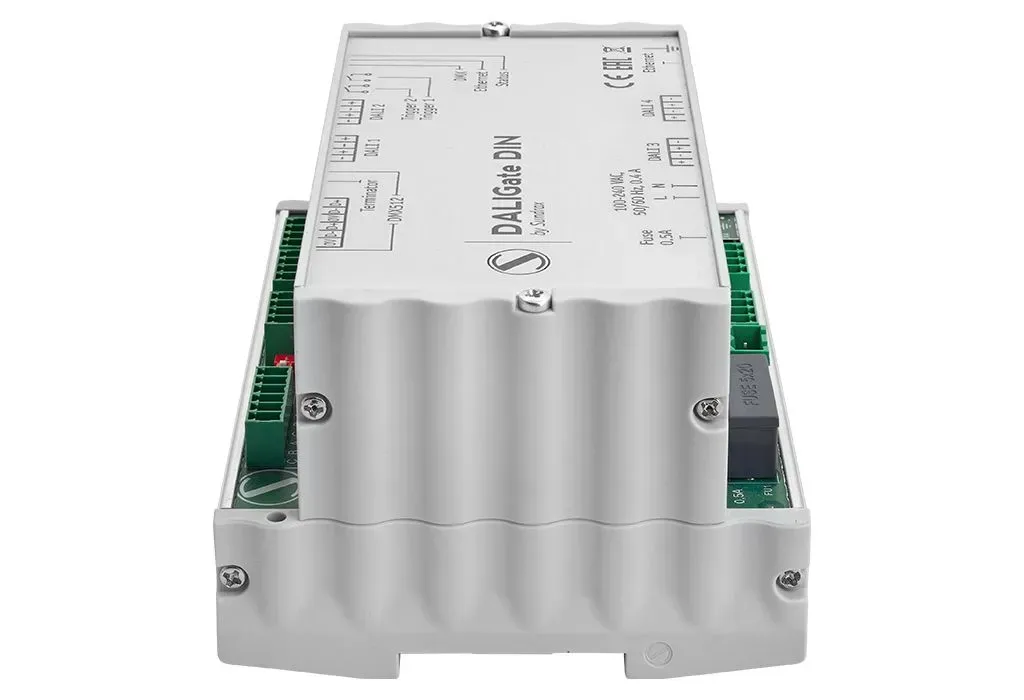 Universal Art-Net/sACN to DALI and DMX to DALI gateway with built-in power supply for DIN rail installation