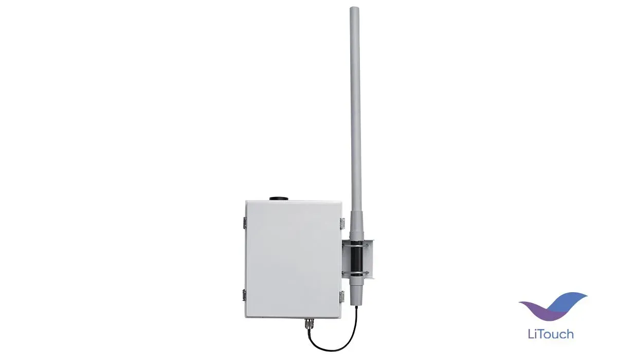 Advanced IoT Gateway for wireless street lighting management, side view