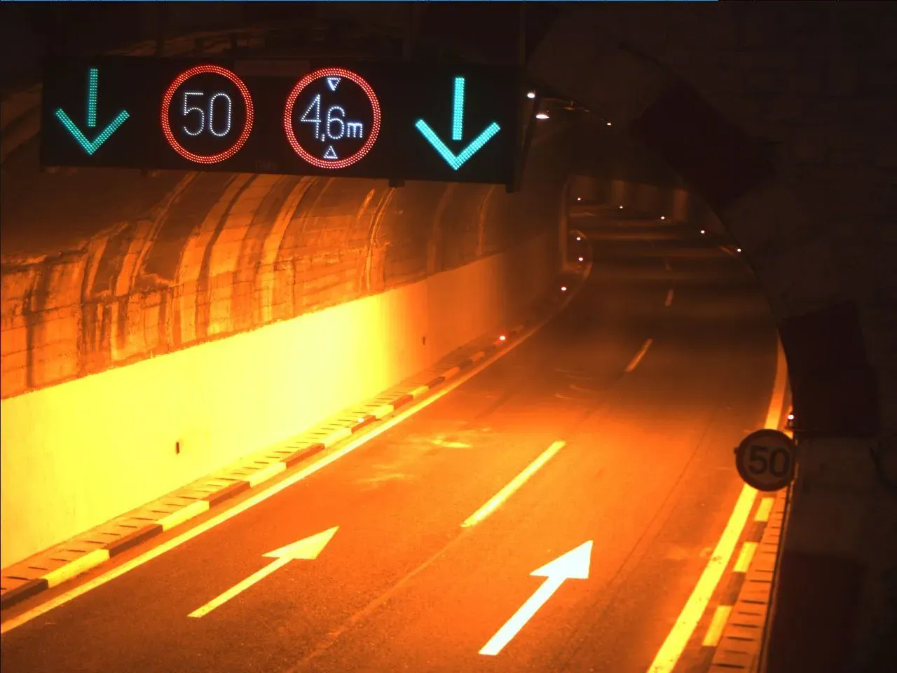 Intersections & Solishte Tunnel Street Lighting Control QULON