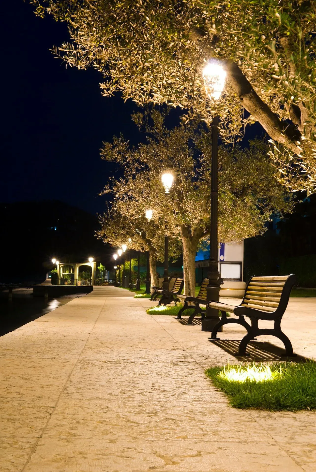 Parks and Recreational areas Street Lighting Control QULON