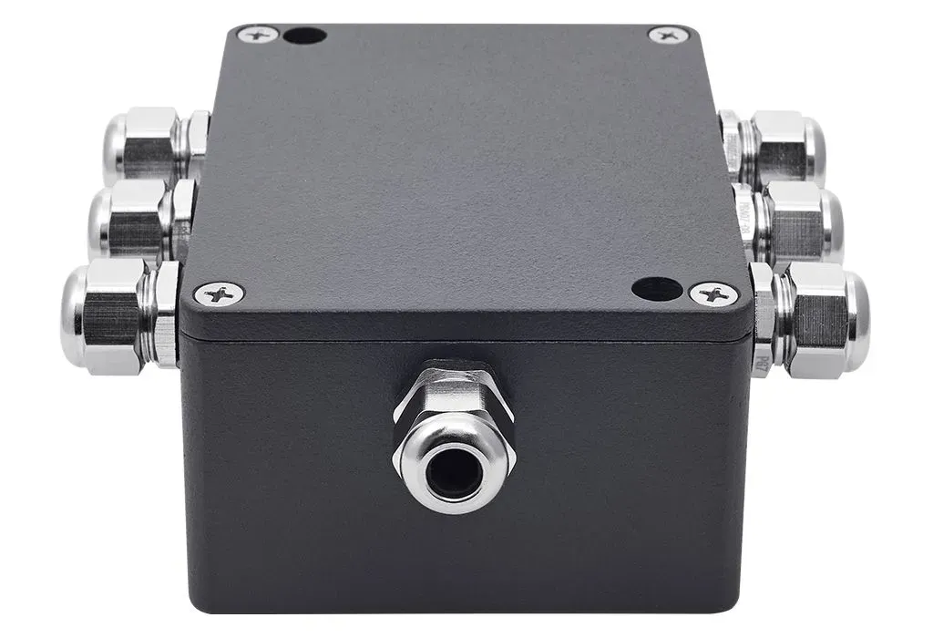 Dual-zone waterproof optically isolated DMX splitter RDM hub for outdoor installation Sundrax Entertainment