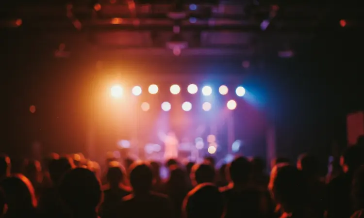 Sundrax RadioGate Arma Wireless DMX Transceiver Close-up of a Sundrax RadioGate Arma wireless DMX transceiver with a durable metal enclosure and a single 2.4 GHz antenna visible.