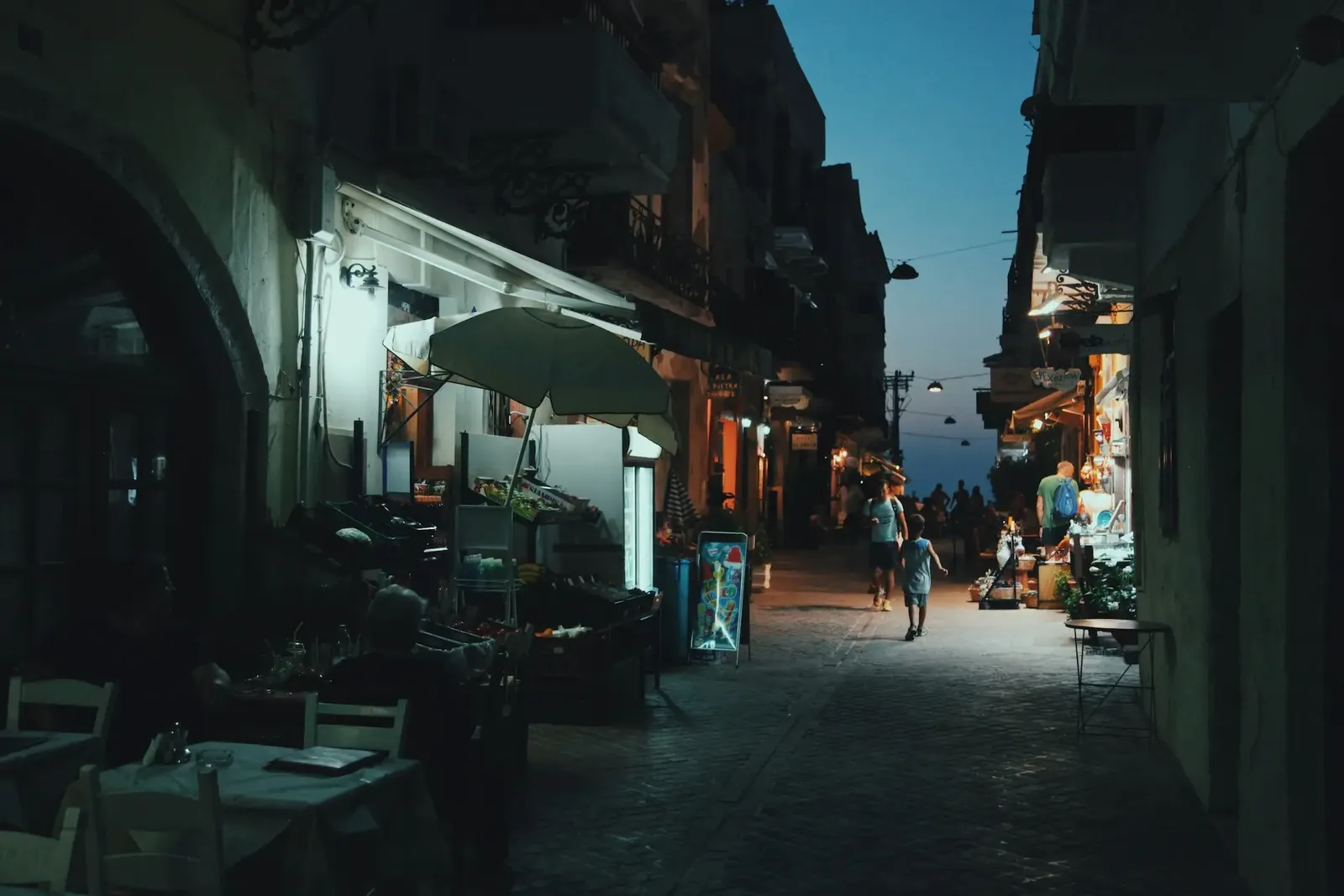 Revolutionizing Street Lighting Control in Chalandri with QULON C and MONARQ - 2019 Revolutionizing Street Lighting Control in Chalandri with QULON C and MONARQ - 2019