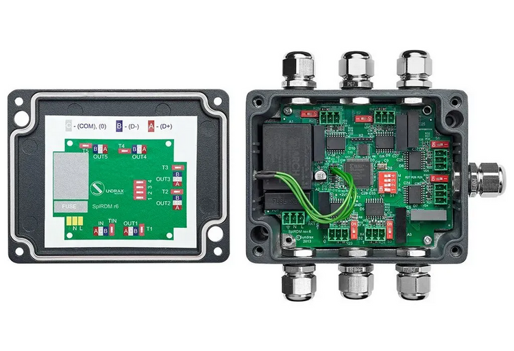 Internal PCB & SPI Drivers Interior of PixelGate Arma showing PCB, dual Ethernet switch and SPI drivers