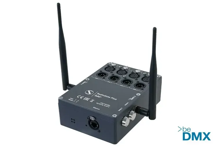 The Sundrax RadioGate Plus, a hybrid device combining Art-Net/sACN conversion, DMX splitting, and wireless beDMX transmission.